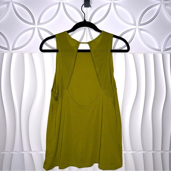 Nike Dri Fit Tank Top Cut Out Back Sheer - Picture 3 of 4